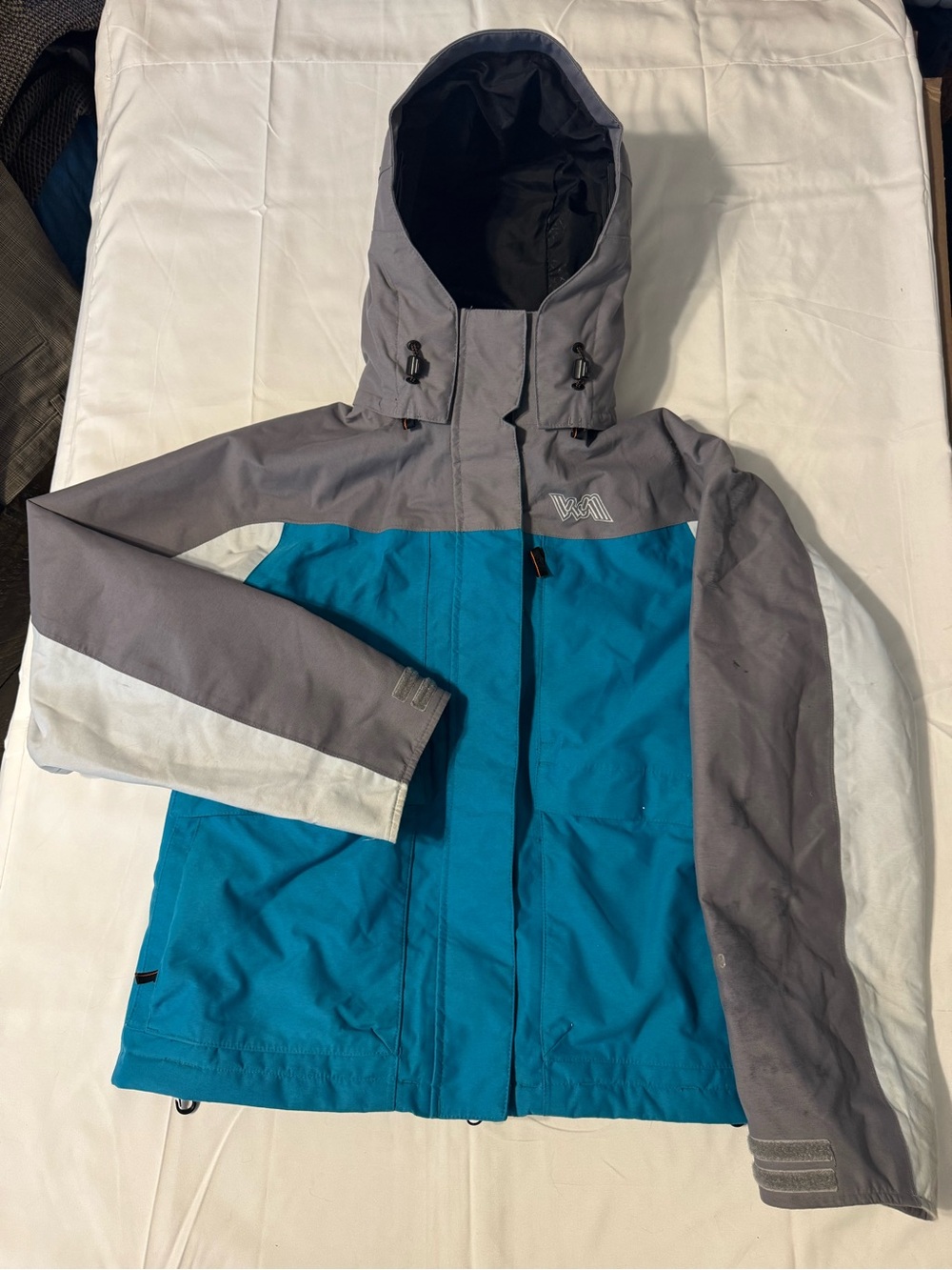 2010 Volcom Mens Nimbus Colorblock Hooded Ski Jacket in Teal and Gray